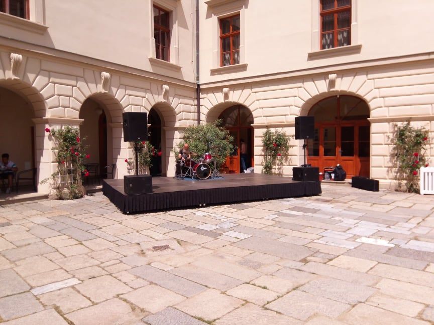 Mobilni-podium