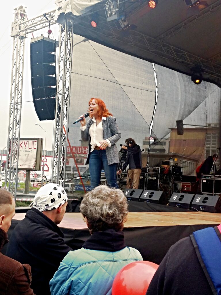 mobilni-podium(33) – 2-2