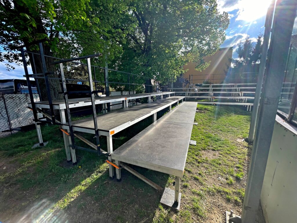 Pronajem-tribun-4