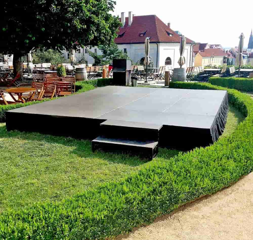 mobilní pódium pro pronájem a prodej