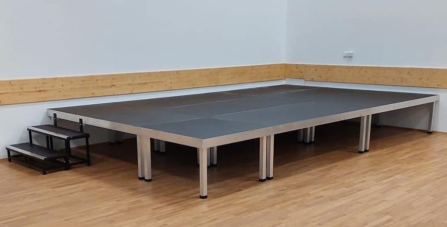 Pódium pronájem 5x3m