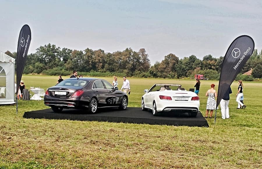 pronájem pódia pro auto